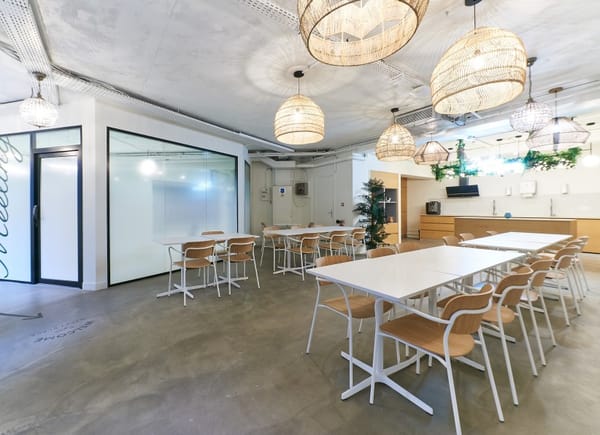 Deskeo République, Salle de réunion, Paris, Île-de-France, France